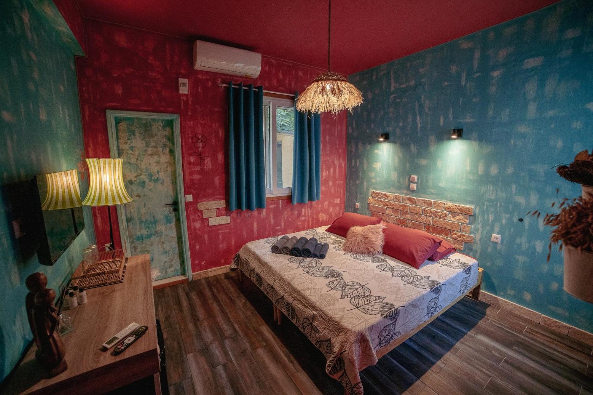 Antares Boutique Guesthouse Perama  Ngoại thất bức ảnh